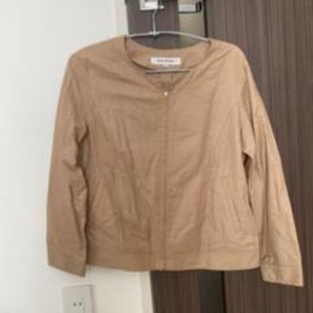 Long-sleeved tops